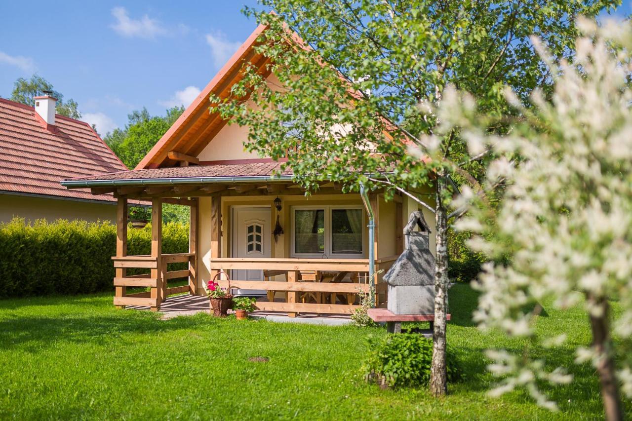Domki Nad Stawem. Polańczyk Exteriér fotografie
